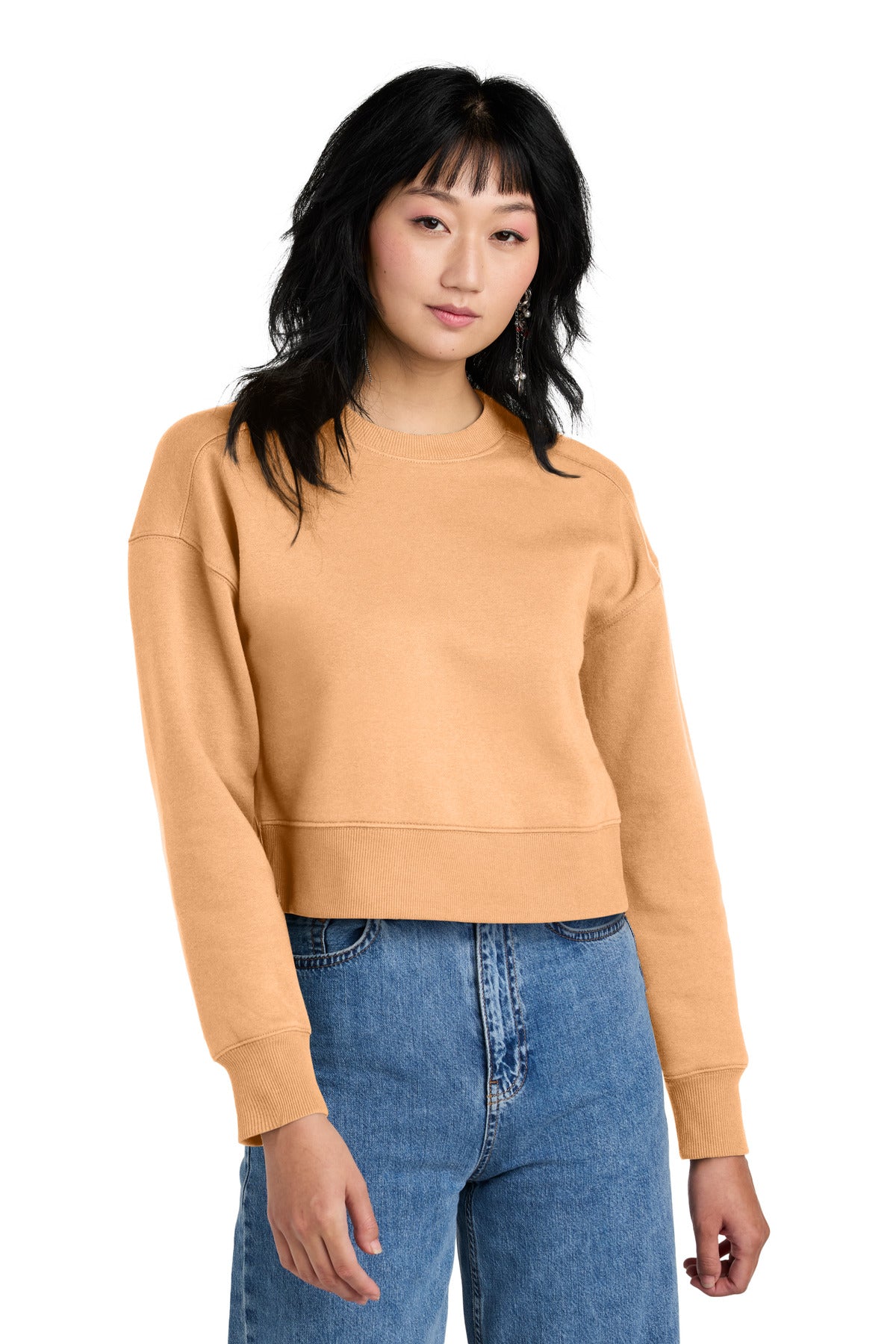 District ® Women&#39;s Perfect Weight ® Fleece Cropped Crew DT1105
